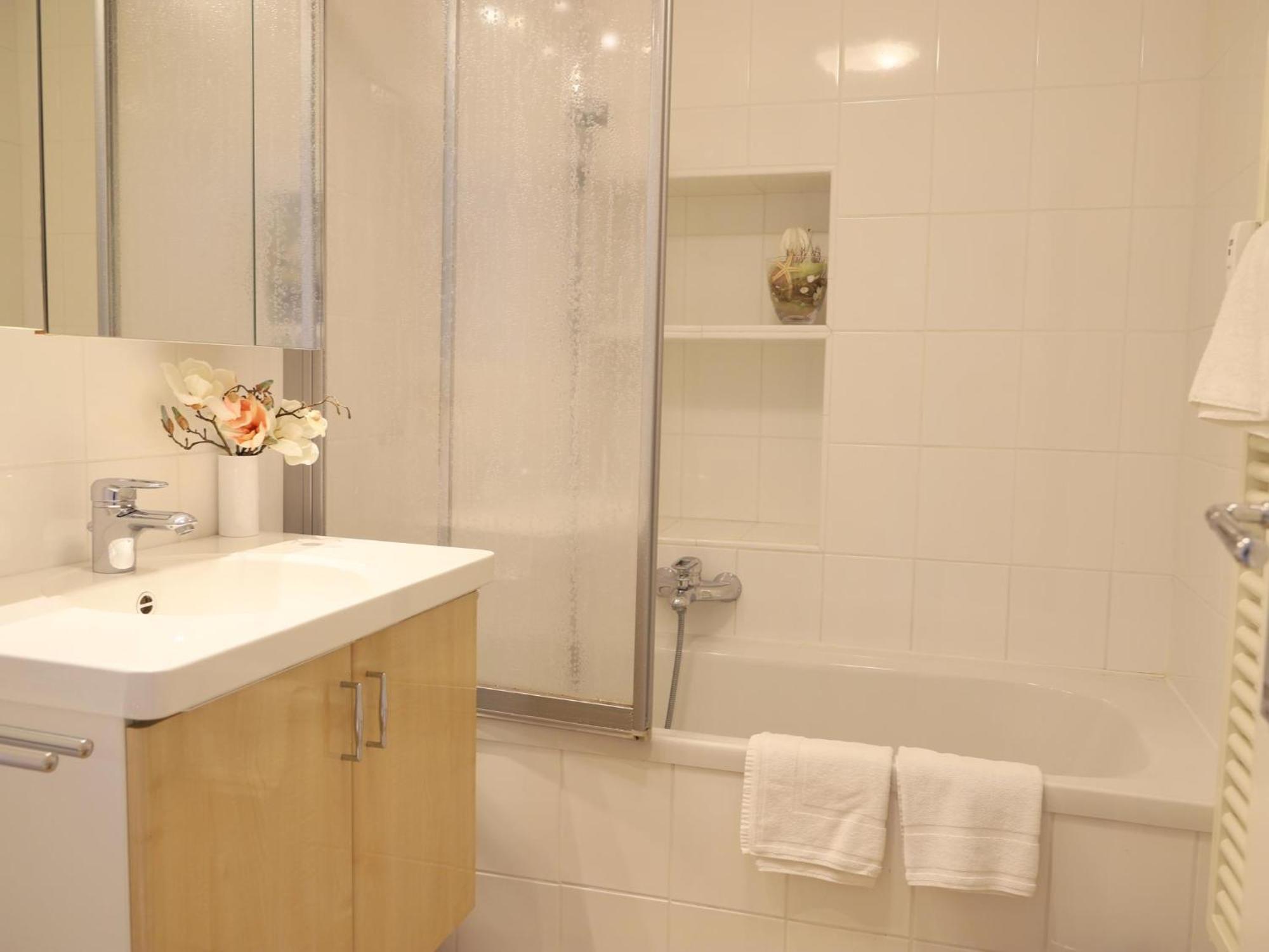 Strandnahe Ferienwohnung, Zentral Gelegen, Wlan Und Balkon, Andreas Dirks-Str. 1 ヴェスターラント エクステリア 写真